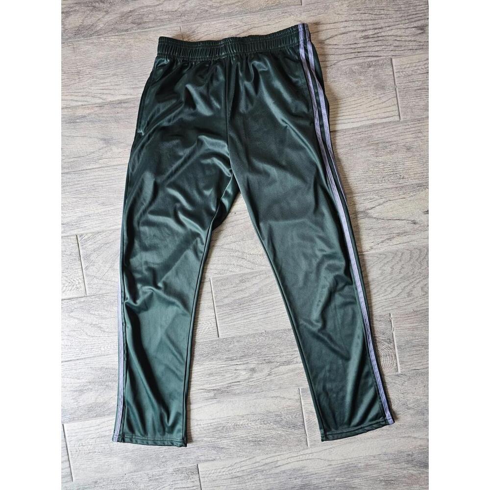 Woman's Real Essentials Athletic Pants Size Medium Elastic Waist Green Lounge